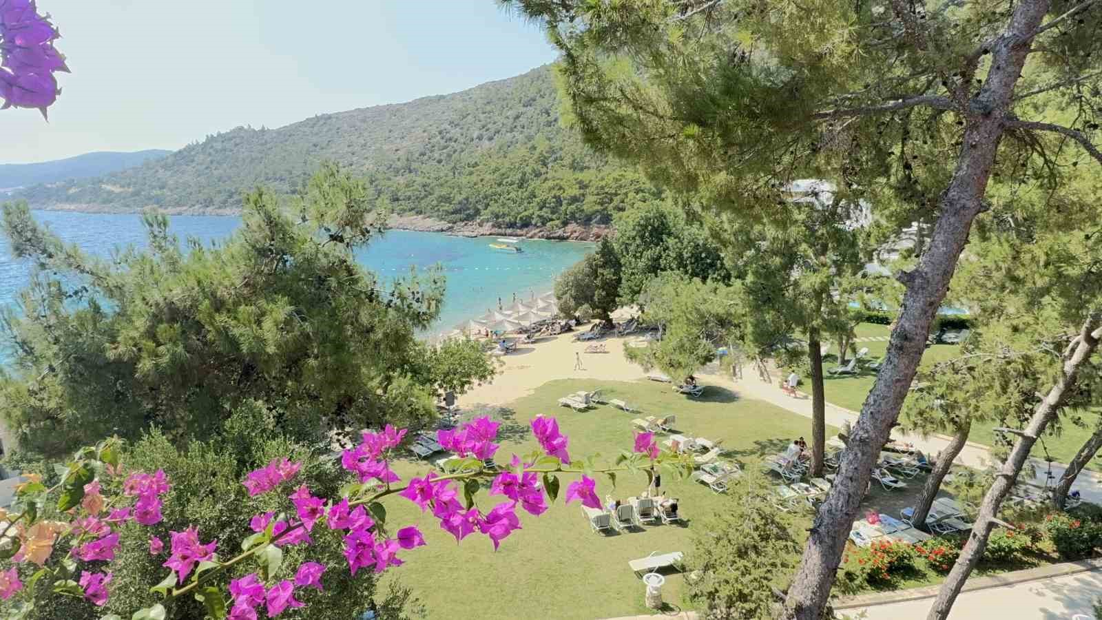 okullar-kapandi-bodrum-sahilleri-doldu-mj8d5JAs.jpg