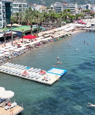 okullar-tatil-oldu-marmaris-sahilleri-dolmaya-basladi-b13eTvka.jpg