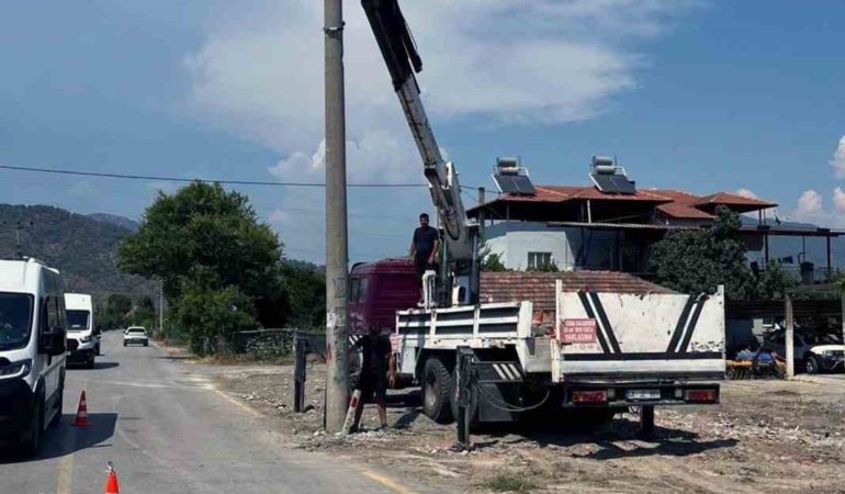 ortaca-dikmekavakta-yol-guvenligi-artiriliyor-N5mKhfgd.jpg