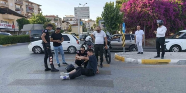 otomobil-ile-carpisan-motosikletin-surucusu-yaralandi-6iOehLpL.jpg