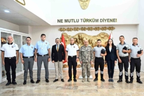 ozel-guvenlikcilerden-il-emniyet-muduru-karadenizi-ziyaret-eGfmCG3H.jpg