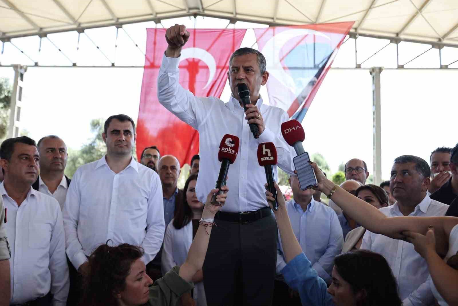 ozgur-ozel-bayindirda-ureticilerle-bulustu-3qRau2t7.jpg