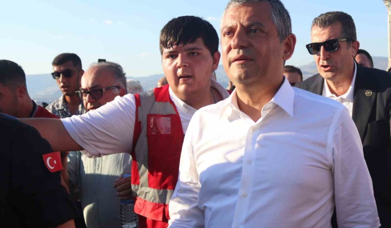ozgur-ozel-cemil-beyle-bir-sorunumuz-yok-9AYJ9sEi.jpg