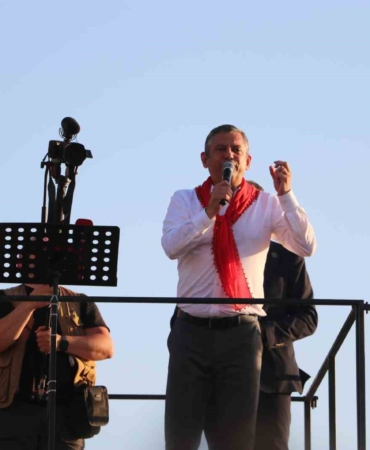 ozgur-ozel-onumuzden-cekilmezseniz-ne-kara-duzene-ne-yargi-kollarina-ne-de-partiye-atadigi-KLkvmyeT.jpg