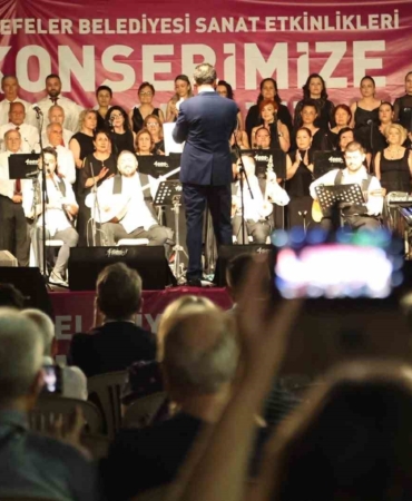pinarbasinda-yaz-konseri-ilgi-gordu-vgT2zRIY.jpg
