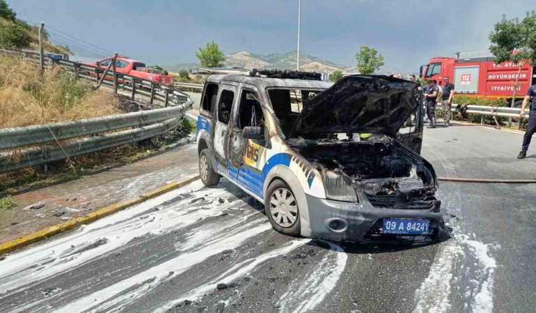 polis-araci-alevlere-teslim-oldu-vrjZBAKL.jpg