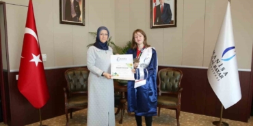 rektor-kibar-dunya-sampiyonu-buberi-makaminda-agirladi-MLiZwwHu.jpg