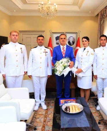 sahil-guvenlik-komutanindan-vali-akbiyika-ziyaret-EFiLcaIs.jpg