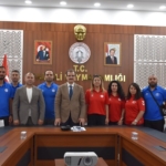 salihli-kaymakami-guldogan-antrenorleri-makaminda-agirladi-IDsVXEaW.jpg