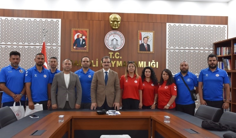 salihli-kaymakami-guldogan-antrenorleri-makaminda-agirladi-IDsVXEaW.jpg