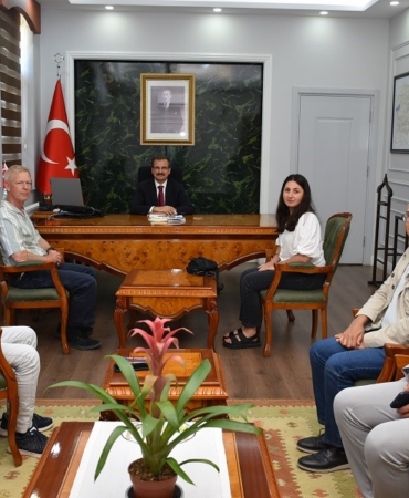 salihli-kaymakami-guldogan-sardes-kazi-ekibini-agirladi-MjWRZfXK.jpg