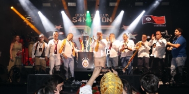 sampiyonluk-kupasi-denizlideki-galatasaraylilarla-bulustu-khF3mgbD.jpg