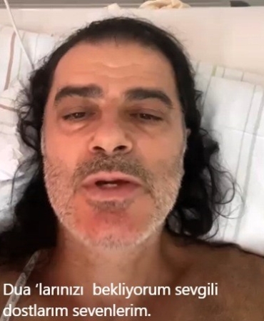 sanatci-efe-gungor-sevenlerinden-dua-bekliyor-XvZSdvfD.jpg