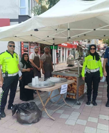 sandiklida-sehit-polis-memuru-yasar-ozlem-icin-mevlit-okutuldu-YrqLlMTL.jpg