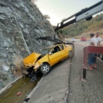 savrulan-otomobil-hurdaya-dondu-surucu-aracta-sikisti-TlE1Mubs.jpg