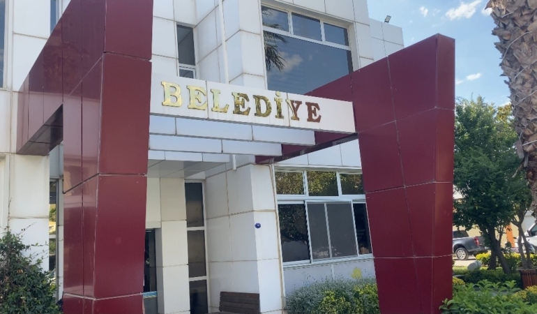 seferihisar-belediyesine-6-milyon-liralik-rusvet-operasyonu-baskan-yardimcisi-dahil-6-gozalti-yYw74FCv.jpg
