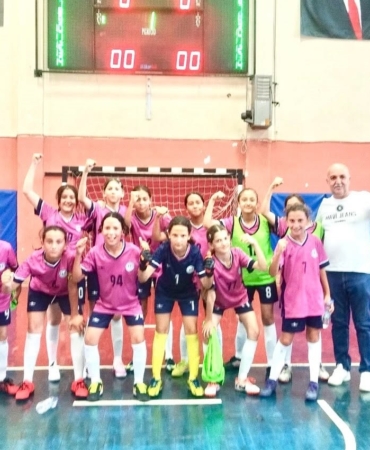 sehit-rifat-tuncbilek-ortaokulundan-futsalda-onemli-dereceler-Yrl77sRQ.jpg