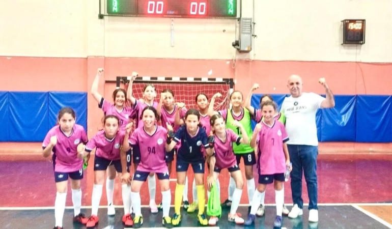 sehit-rifat-tuncbilek-ortaokulundan-futsalda-onemli-dereceler-Yrl77sRQ.jpg