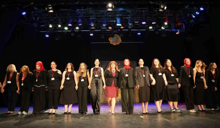 sehzadelerin-minikleri-mezuniyet-heyecani-yasadi-5PpDYJYc.jpg