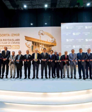 sigorta-izmir-sektorun-bulusma-noktasi-oldu-dhYJmqgs.jpg