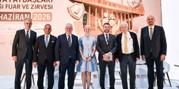 sigorta-izmir-sektorun-gelecegine-isik-tuttu-cPbEwwhl.jpg