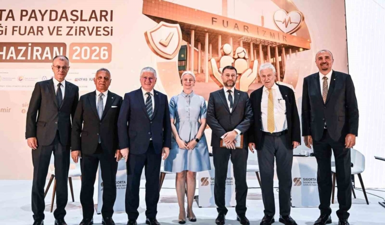sigorta-izmir-sektorun-gelecegine-isik-tuttu-cPbEwwhl.jpg