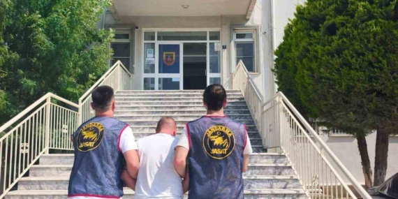sokede-8-yil-hapis-cezasi-ile-bulunan-hukumlu-yakalandi-YVgvIGIq.jpg