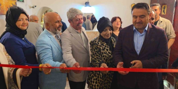 tarihi-kucuk-hamam-sanatla-yeniden-hayat-buldu-9FUgXTrc.jpg