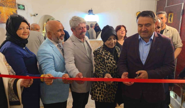 tarihi-kucuk-hamam-sanatla-yeniden-hayat-buldu-9FUgXTrc.jpg
