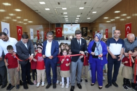 tavas-kitap-fuarinda-39-yazar-ve-sair-okurlariyla-bulusuyor-mdUMvq5E.jpg