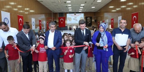 tavas-kitap-fuarinda-39-yazar-ve-sair-okurlariyla-bulusuyor-mdUMvq5E.jpg