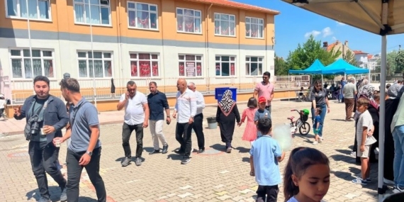 tavsanlida-okulda-hayir-carsisi-duzenlendi-kx4TLDkO.jpg
