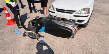 tavsanlida-otomobil-ile-motosiklet-carpisti-2-yarali-UIF4pzbi.jpg