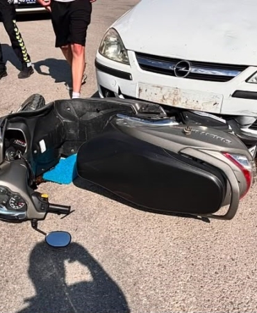 tavsanlida-otomobil-ile-motosiklet-carpisti-2-yarali-UIF4pzbi.jpg