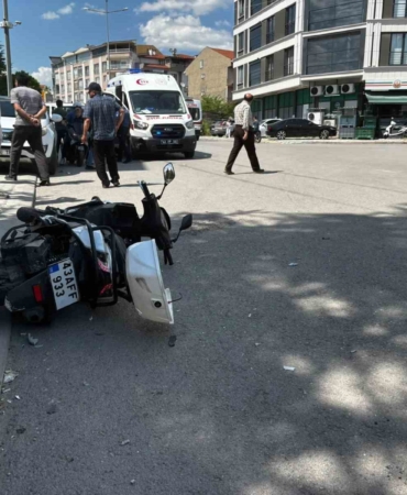 tavsanlida-trafik-kazasi-2-yarali-x3HpnMYm.jpg