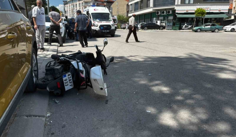 tavsanlida-trafik-kazasi-2-yarali-x3HpnMYm.jpg