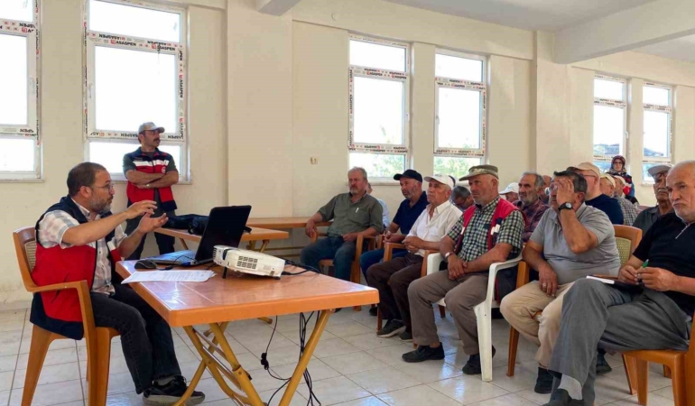 tavsanlida-ureticilere-bitki-koruma-urunleri-uygulama-belgesi-egitimi-4tSPZ5pT.jpg