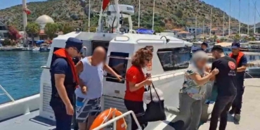 tekne-gezisinde-rahatsizlanan-vatandasa-tibbi-tahliye-56Qvxpxj.jpg