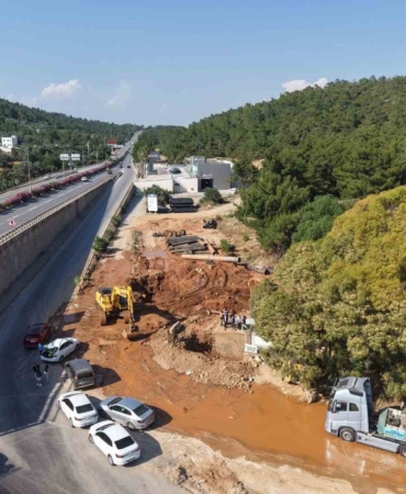 torba-ana-depo-hatti-uce-ayrilarak-bodrum-geneli-su-kesintisinin-onune-geciliyor-p51Ba8B9.jpg