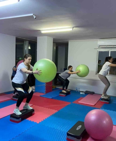 turgutlu-belediyesinden-kadinlara-ozel-pilates-kursu-Du2asZ4q.jpg