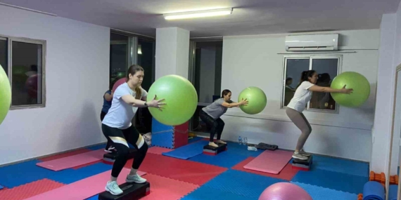 turgutlu-belediyesinden-kadinlara-ozel-pilates-kursu-Du2asZ4q.jpg