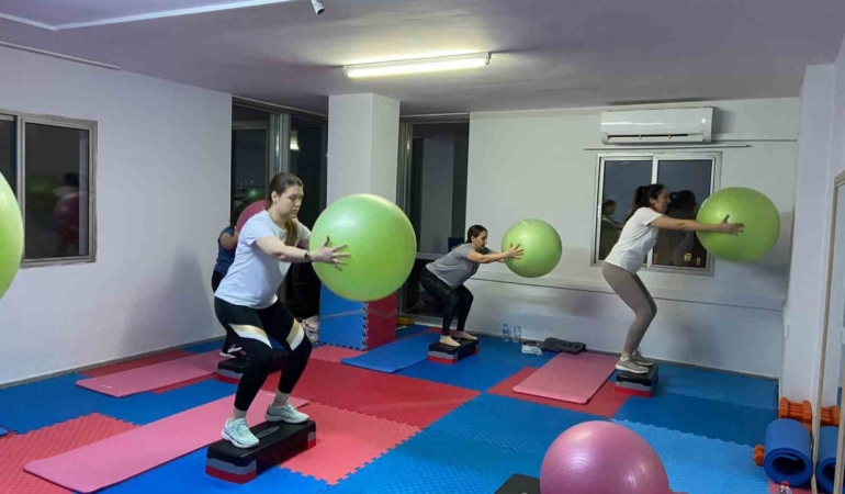 turgutlu-belediyesinden-kadinlara-ozel-pilates-kursu-Du2asZ4q.jpg