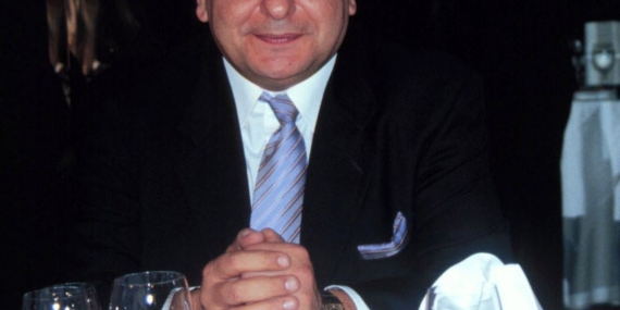 unlu-sunucu-reha-muhtar-bodrumda-tedavi-gordugu-hastanede-hayatini-kaybetti-8TRQAixy.jpg