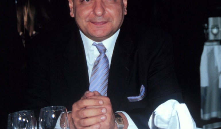 unlu-sunucu-reha-muhtar-bodrumda-tedavi-gordugu-hastanede-hayatini-kaybetti-8TRQAixy.jpg