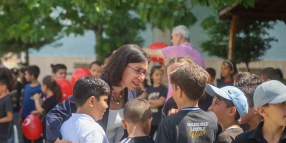 usak-belediye-baskan-vekili-ozkan-ogrencilerle-bir-araya-geldi-eOnk5IWA.jpg