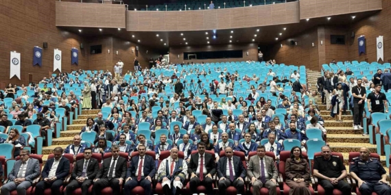 usak-universitesi-mezunlarini-mesleki-yasama-ugurladi-TJ53EcuN.jpg