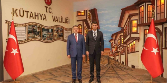usak-valisi-kartaldan-kutahya-valisi-isina-iade-i-ziyaret-TBE9WShH.jpg