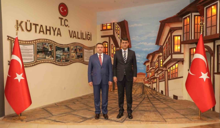 usak-valisi-kartaldan-kutahya-valisi-isina-iade-i-ziyaret-TBE9WShH.jpg