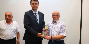 usakta-kan-bagiscilarina-plaket-taktim-edildi-i8baK9Cw.jpg