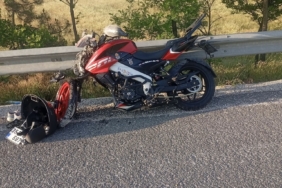 usakta-motosiklet-kamyona-arkadan-carpti-1-olu-tKsHexbw.jpg